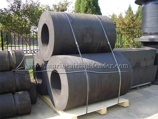 품질  Cylindrical Marine Rubber Fender Bolted Installation For Offshore 공장