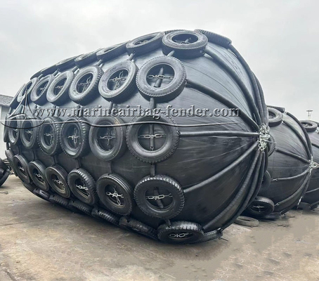 선박에서 선박으로 나가는 지름 0.3m-4.5m Pneumatic Rubber Fender 해상선 요코하마형