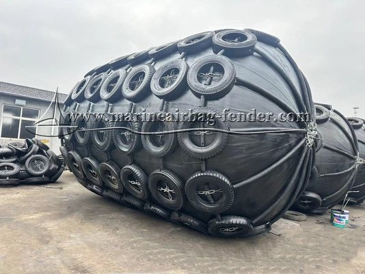 충격을 흡수하는 Pneumatic Gum Fender 블랙 신뢰성있는 부풀이 해상 Fender