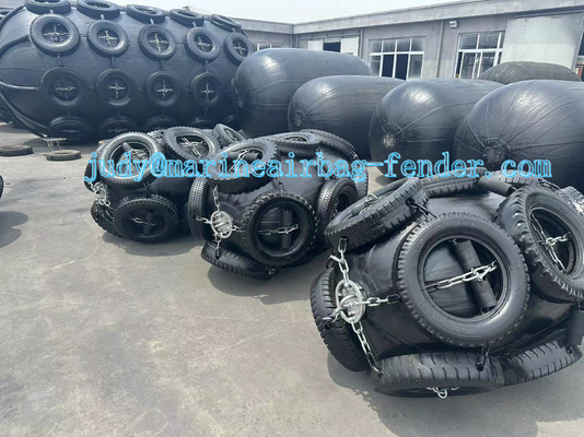 선박에서 선박으로 나가는 지름 0.3m-4.5m Pneumatic Rubber Fender 해상선 요코하마형